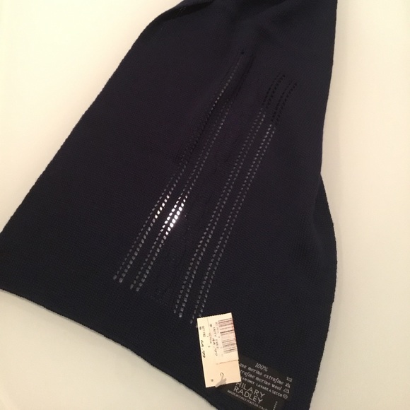 NWT 100% Fine Wool Scarf - Picture 4 of 5